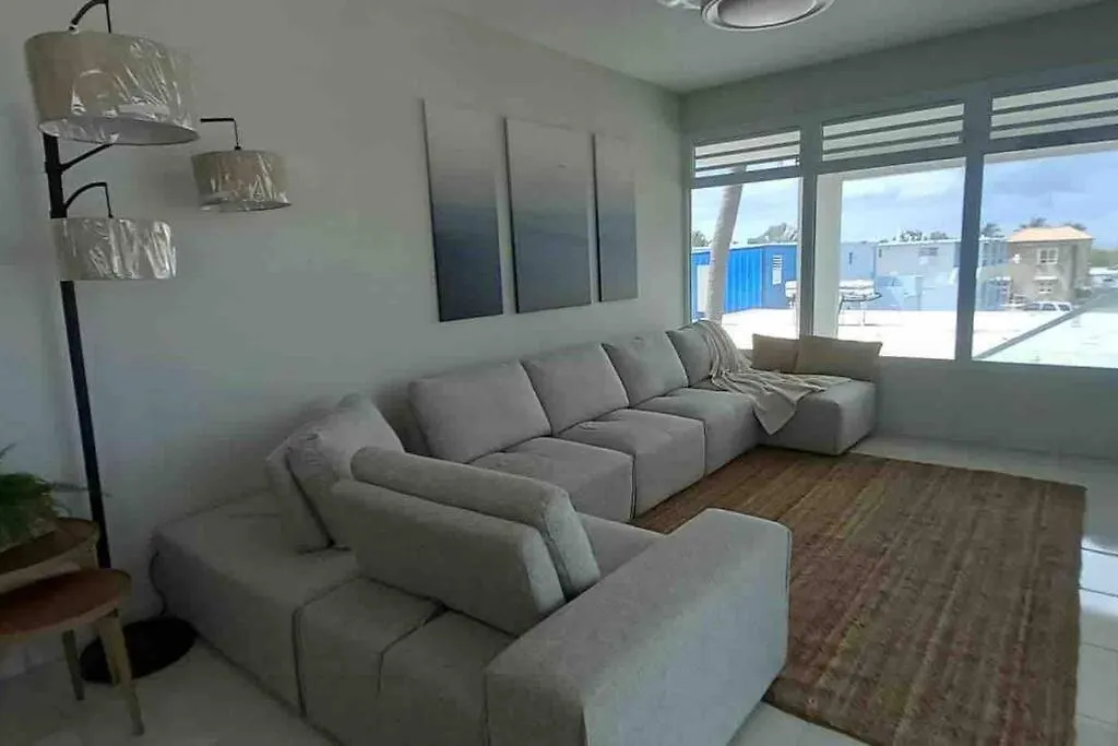 Lovely Beach House In Playa Sardinera Hatillo